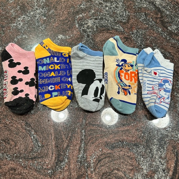 Women’s Disney socks- set of 5 pairs - Picture 1 of 6